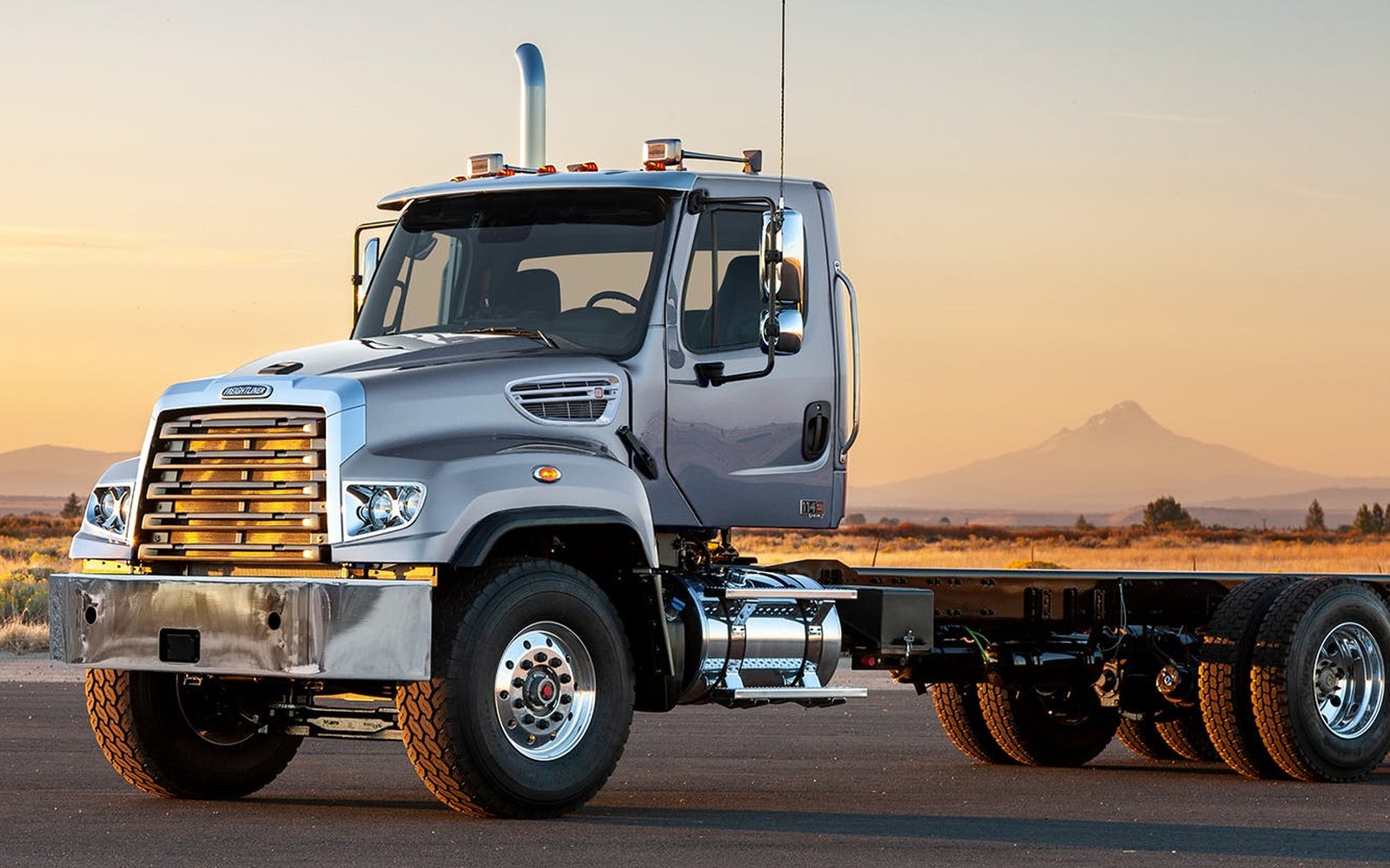 Freightliner 114SD Fleet Financing